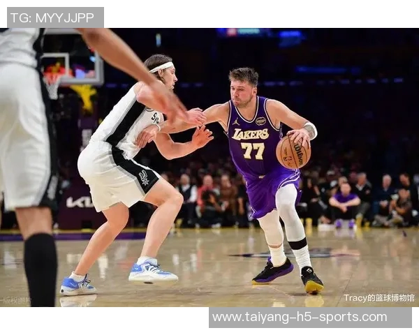 内外结合！米切尔与小莫布里上半场各自贡献12分5篮板2助攻表现出色